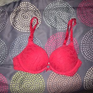 Red push up bra